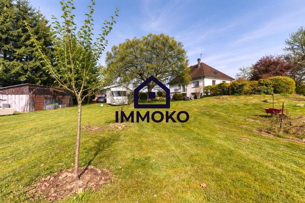 Lure (70200) Grande maison familiale érigée sur sous-sol sans vis-à-vis avec piscine sur Lure