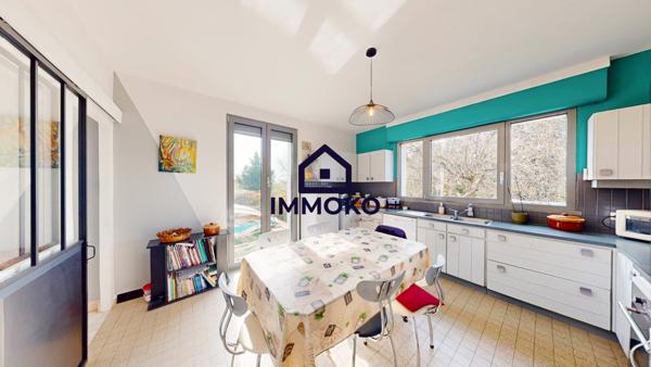 Lure (70200) Grande maison familiale érigée sur sous-sol sans vis-à-vis avec piscine sur Lure