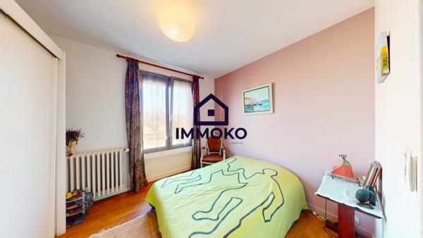 Lure (70200) Grande maison familiale érigée sur sous-sol sans vis-à-vis avec piscine sur Lure