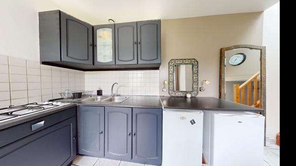 Investissement ou première acquisition .Quartier gare .Maison, dépendances, garage.