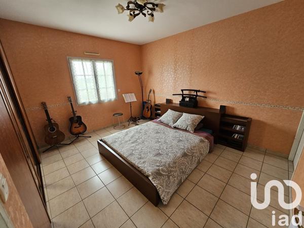 Maison d’architecte 7 pièces de 177 m² à Saint-André-de-Cubzac (33240)