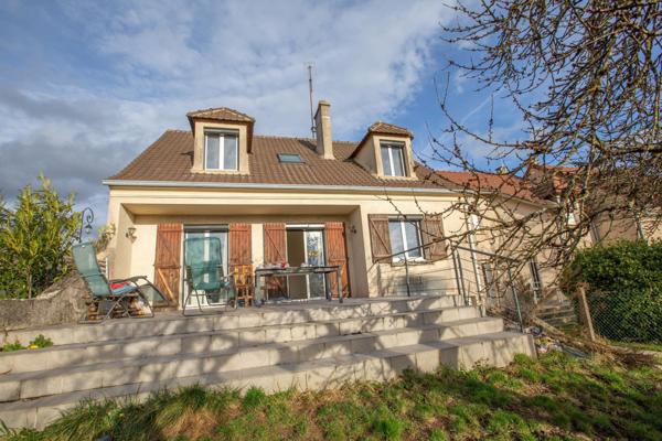 Superbe maison familiale au coeur du Mesnil ! Maison de 130 m2 avec sous sol total