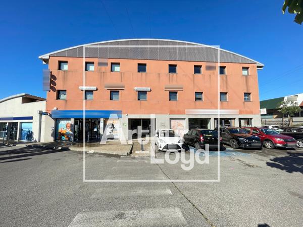 Bureaux à louer à Saint Aunès avec accès PMR et parking libre