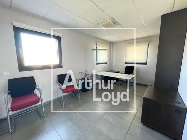 Bureaux à louer à Saint Aunès avec accès PMR et parking libre