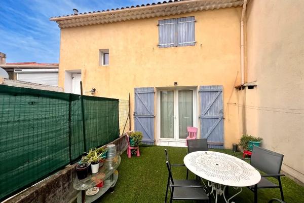 Immeuble La Crau 215 m² 2 appartements de type 3 et un local commercial