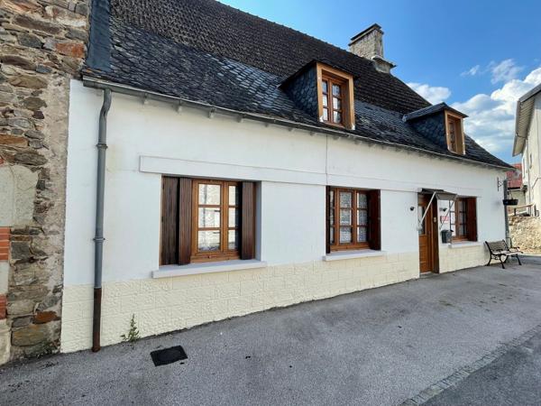 MAISON COEUR DE VILLAGE A CHAMPS-SUR-TARENTAINE Champs-sur-Tarentaine-Marchal (15270)
