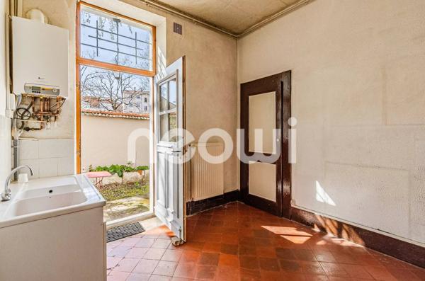 APPARTEMENT ANCIEN A RENOVER QUARTIER VALMY