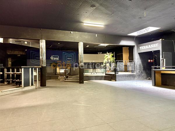 Vente Maison1637 m² - 14 Pièces - LESSAY (50430)