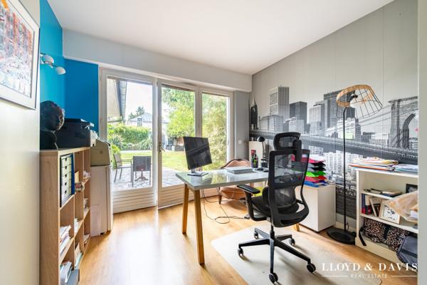 Maison familiale avec piscine. Beaux volumes et fort potentiel