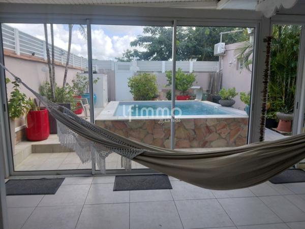 Maison avec piscine à Schoelcher