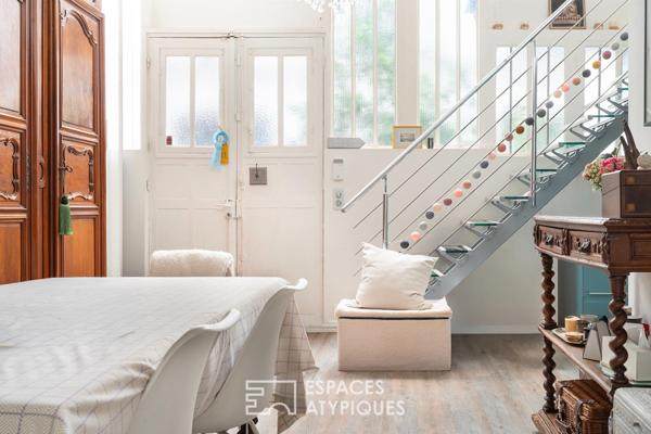 Ancien atelier d’artiste aménagé en duplex – Plaine Monceau