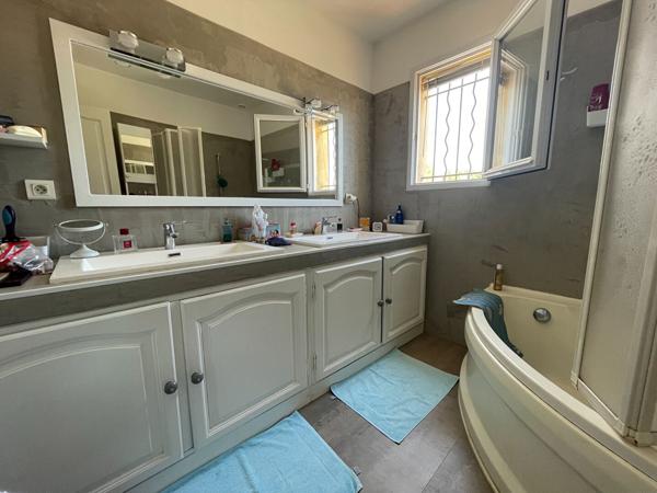 Maison 5 pièces à vendre à Rognes - Rare sur le marché