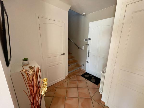 Maison 5 pièces à vendre à Rognes - Rare sur le marché