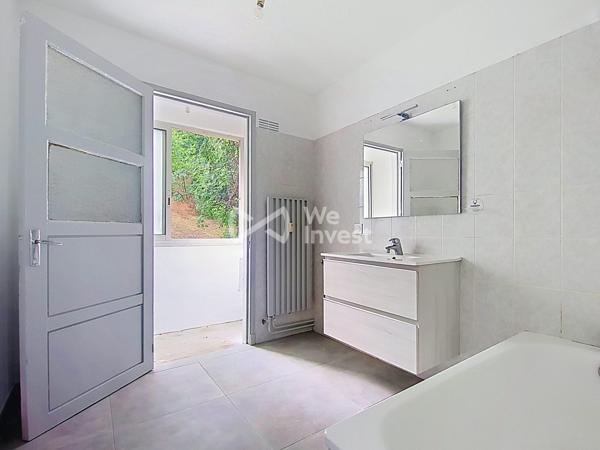 T5 91 M² - 3 CHAMBRES 4 POSSIBLES - BALCON - CAVE - IRIGNY 69540