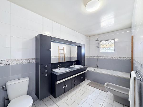 Fort-De-France :  Appartement 4 pièces – 110 m² – Vue mer dégagée