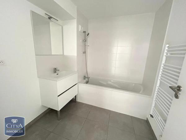 Appartement à louer 4 pièces 91.55m² Saint-Étienne (42000)