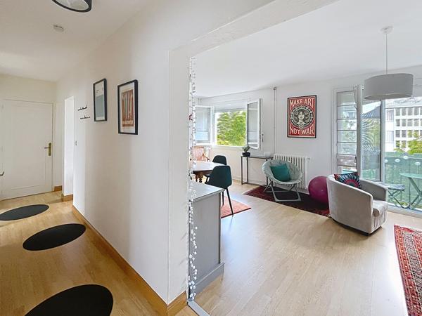 Appartement idéalement située - 2 chambres - Parking - Cave - Busway