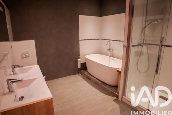 Maison à vendre 11 pièces 270 m² Lézinnes