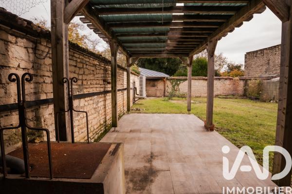 Maison à vendre 11 pièces 270 m² Lézinnes