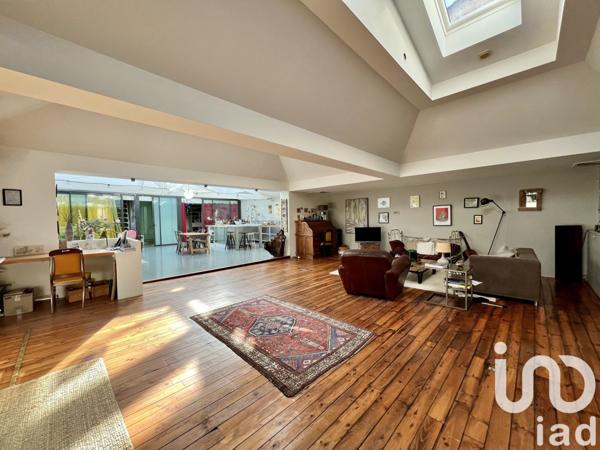 Appartement 6 pièces de 189 m² à Bordeaux (33300)