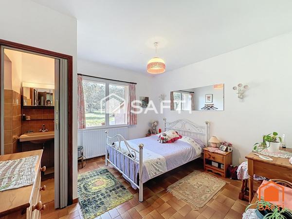 Villa de 144m² sur un terrain de 9510 m² avec piscine