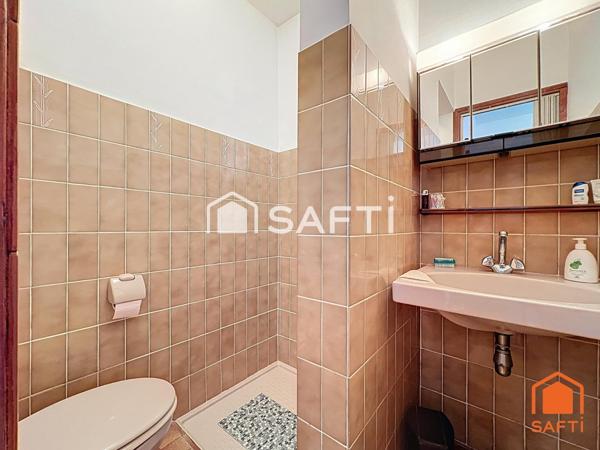 Villa de 144m² sur un terrain de 9510 m² avec piscine