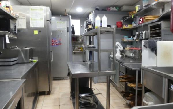 Vente Local commercial restaurant bar glacier Vias   