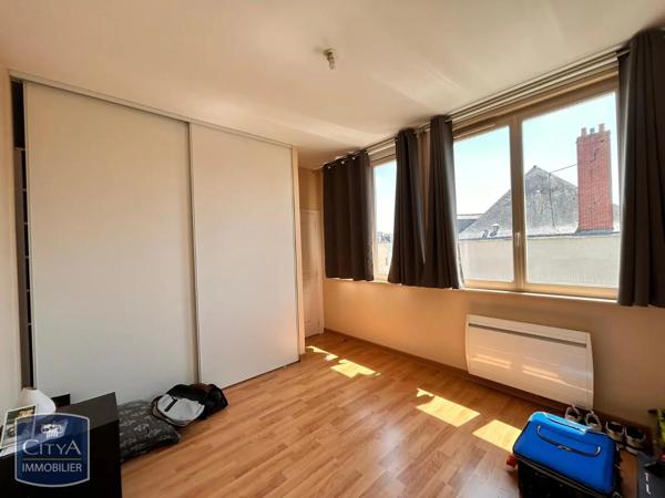 Appartement à louer 2 pièces 39.45m² Laval (53000)