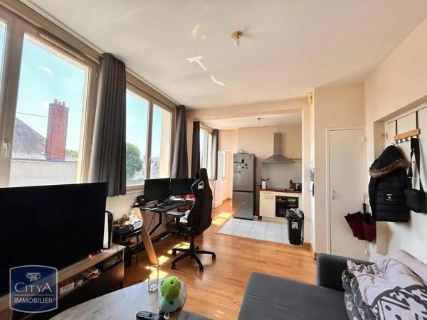 Appartement à louer 2 pièces 39.45m² Laval (53000)