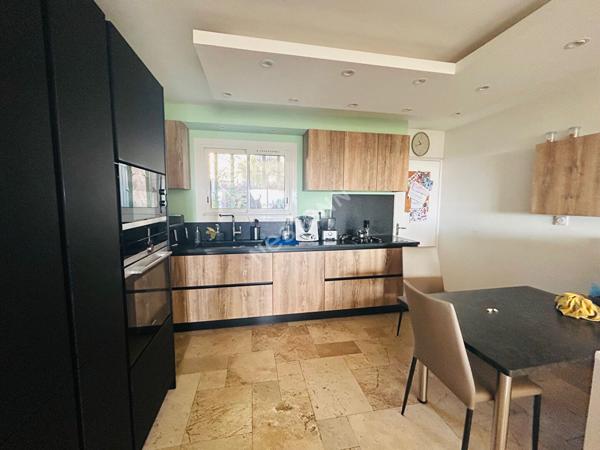 Maison La Ciotat de 5 pièces de 107 m² vue mer avec studio indépendant