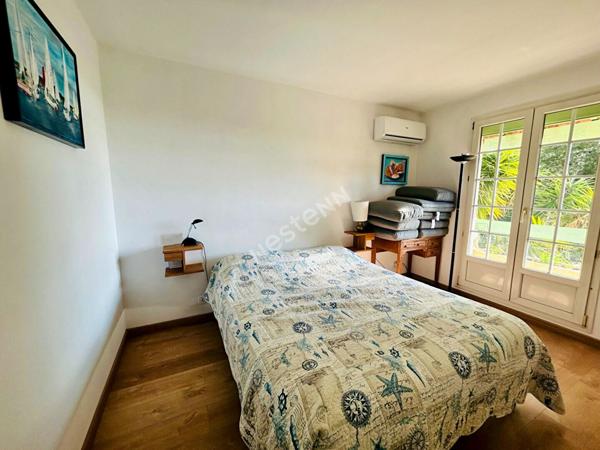 Maison La Ciotat de 5 pièces de 107 m² vue mer avec studio indépendant