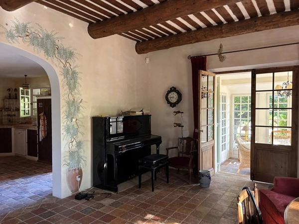 A 5 minutes du golf de Pont Royal ,Maison de charme à Vernègues avec piscine et jardin