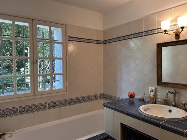 A 5 minutes du golf de Pont Royal ,Maison de charme à Vernègues avec piscine et jardin