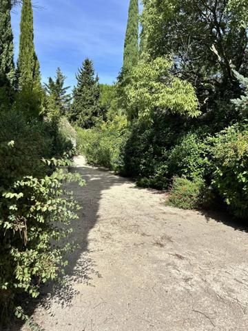 A 5 minutes du golf de Pont Royal ,Maison de charme à Vernègues avec piscine et jardin