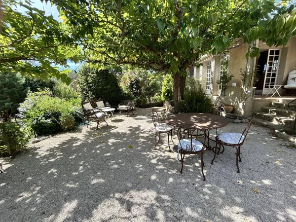 A 5 minutes du golf de Pont Royal ,Maison de charme à Vernègues avec piscine et jardin