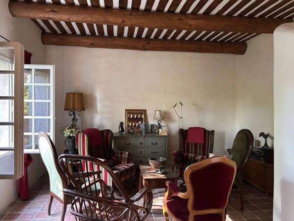 A 5 minutes du golf de Pont Royal ,Maison de charme à Vernègues avec piscine et jardin