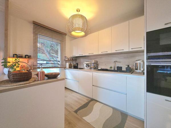 EXCEPTIONNEL  T4 DERNIER ÉTAGE AVEC TERRASSE PANORAMIQUE & DOUBLE GARAGE   A 655000 EUR