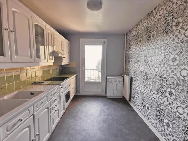 Proche commerces et accès A1: