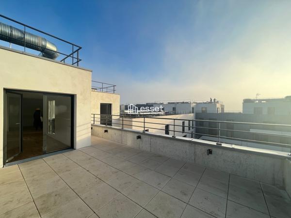 Location Appartement 5 pièces 126.8 m² - Courbevoie 92400