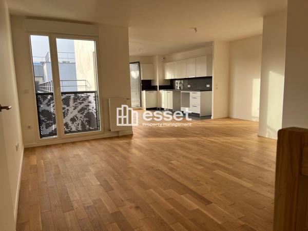 Location Appartement 5 pièces 126.8 m² - Courbevoie 92400