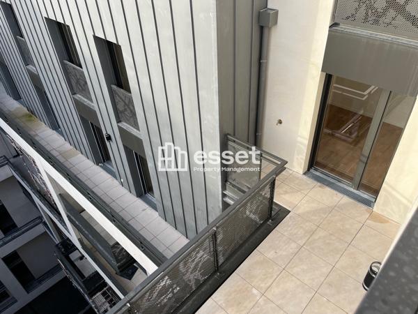 Location Appartement 5 pièces 126.8 m² - Courbevoie 92400