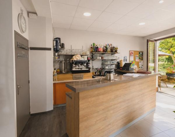 Fonds de commerce Bar - Restaurant – Traiteur avec Licence IV à 10 minutes de Redon