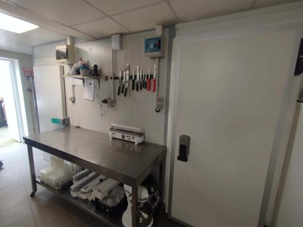 Fonds de commerce Bar - Restaurant – Traiteur avec Licence IV à 10 minutes de Redon