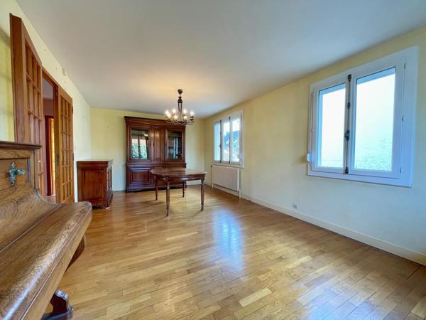 Maison spacieuse de plain-pied à rénover