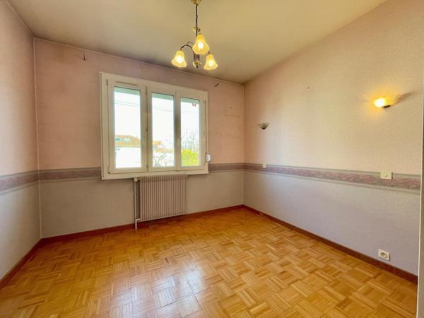 Maison spacieuse de plain-pied à rénover