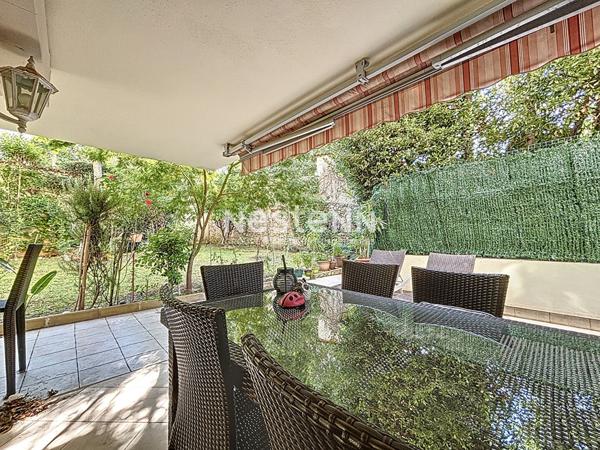 Cannes - Proche square Carnot - 199m² de REZ-DE-JARDIN - 3P - 75m² - Garage- Piscine