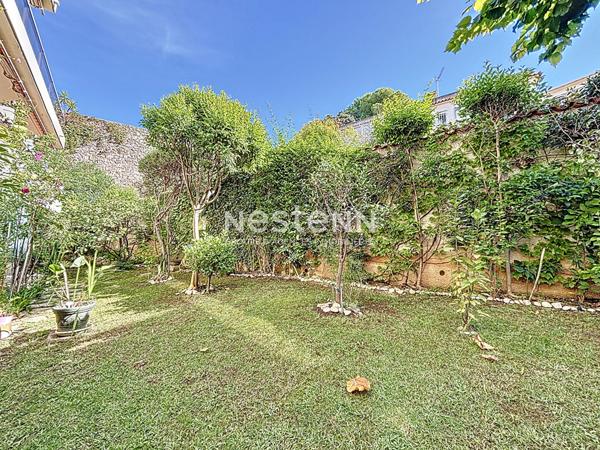 Cannes - Proche square Carnot - 199m² de REZ-DE-JARDIN - 3P - 75m² - Garage- Piscine