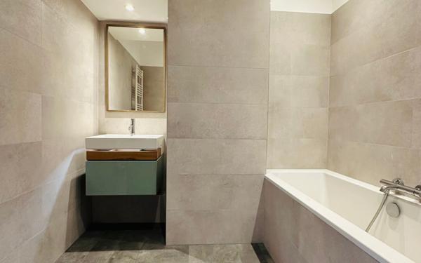 Appartement à louer    3 pièces • 92,70 m2 Nanterre