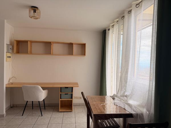 Studio de 20 m² à louer au Tampon 97430 idéal habitation