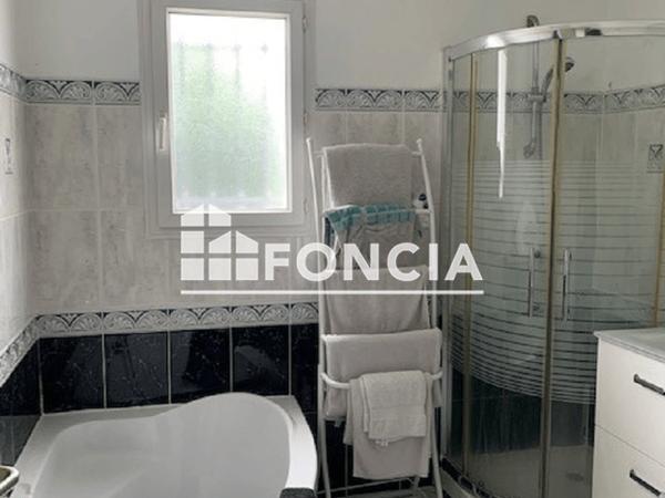 Location Maison 6 pièces 158.32 m² - 69 RUE DES SEMAILLES Agen 47000